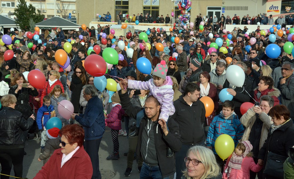 PULA, 31.12.2018. - ZADNJI DAN, TRZNICA VERUDA, DOCEK NOVE GODINE U PODNE, KLIZALISTE, GUSTAFISnimio Neven LAZAREVIC